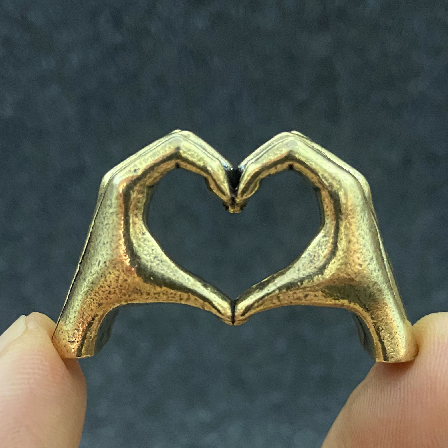 E-shop Sammelfigur, Antik-Stil Ewiges-Liebes-Paar-Figur aus massivem Messing – Herzförmige, handgegossene Skulptur-Statue für Hochzeit, Jahrestag,