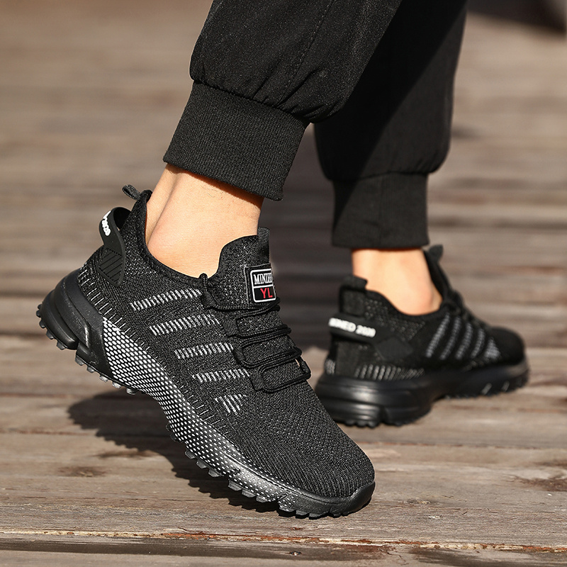 Men's Breathable Lightweight Low-Top Lace-Up Sneakers for Outdoor