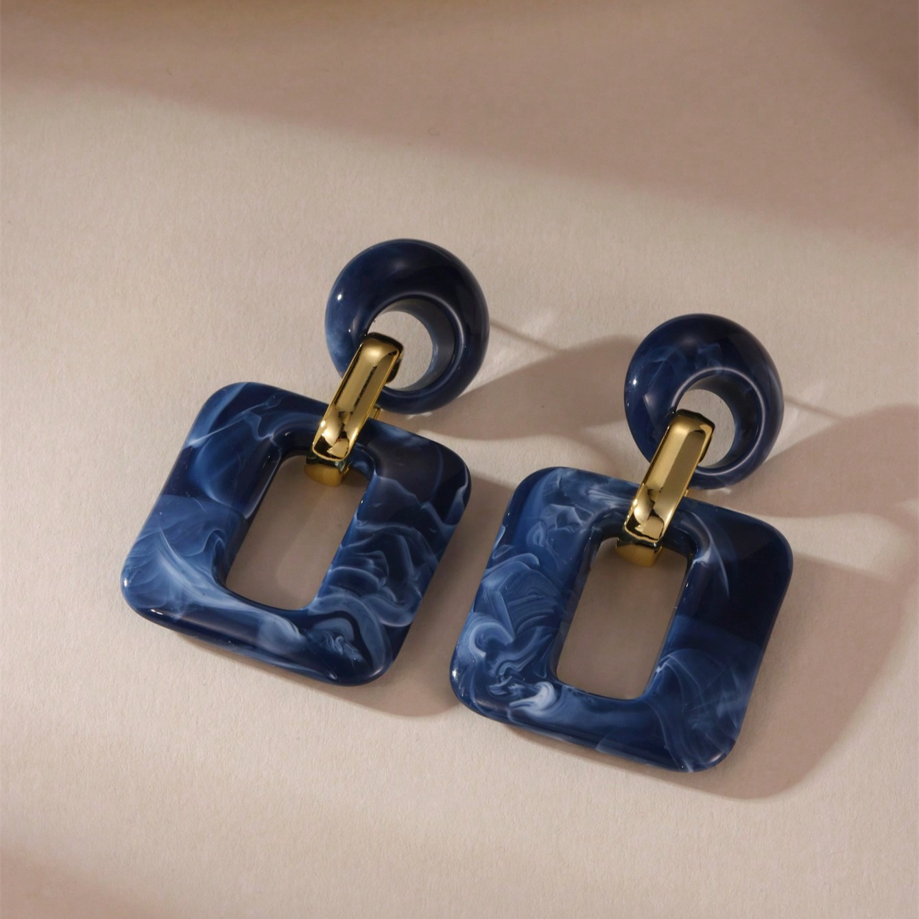 TEMU 1 Pair Of Vintage Minimalist Elegant Square Pendant Earrings For Daily Wear, Parties, And Vacations