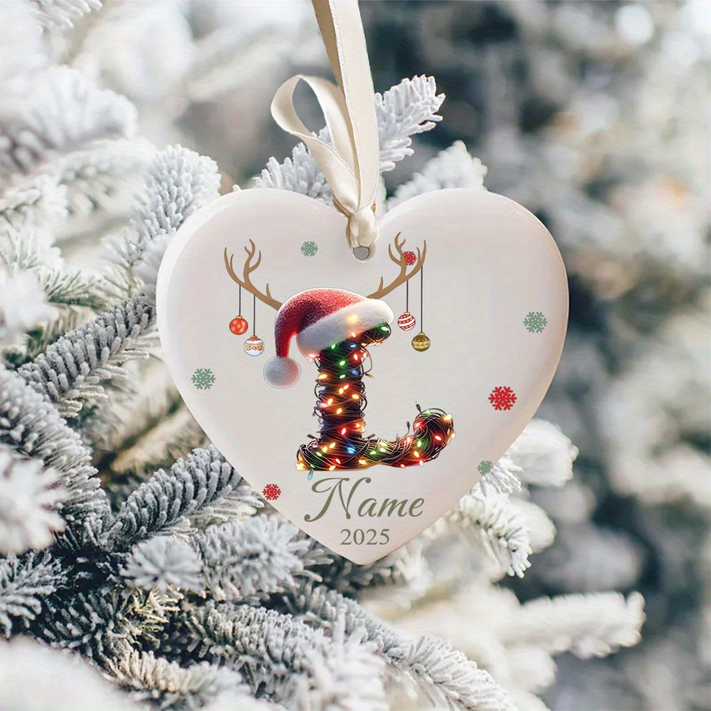 TEMU 1 pièce Ornement de Noël de Cœur Personnalisé avec Initiale/Nom - Décoration d'Arbre, Souvenir , Décoration de Fêtes Piles - Édition 2025