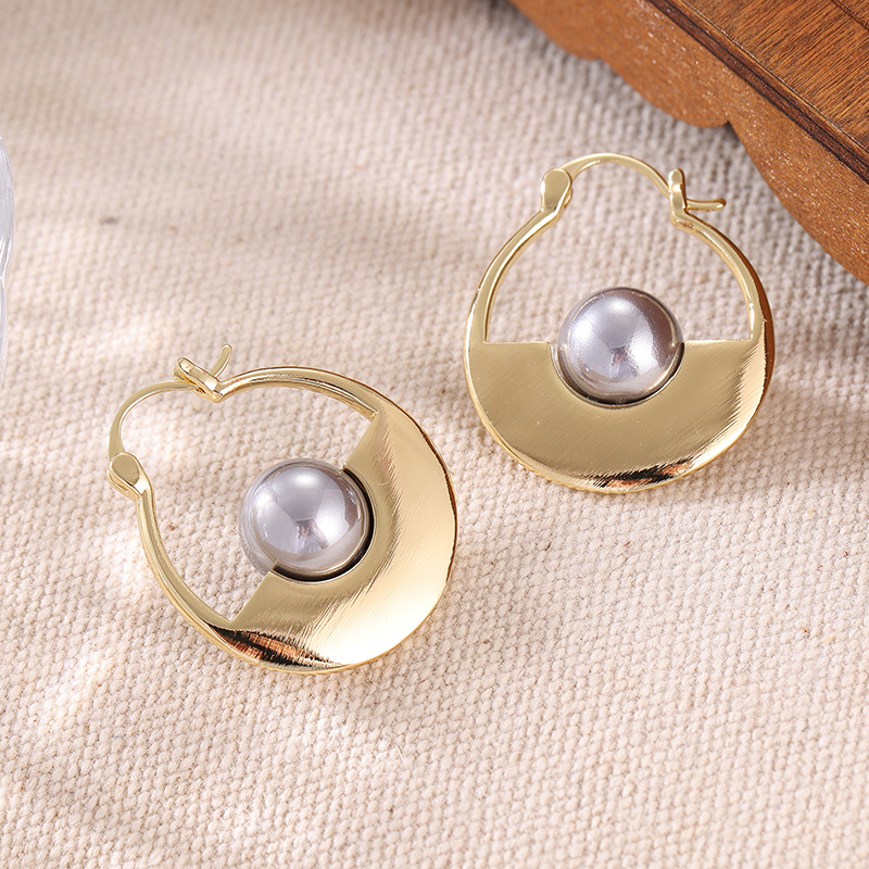 Women's Curved Ear Buckle Embedded Circular Resin Earrings