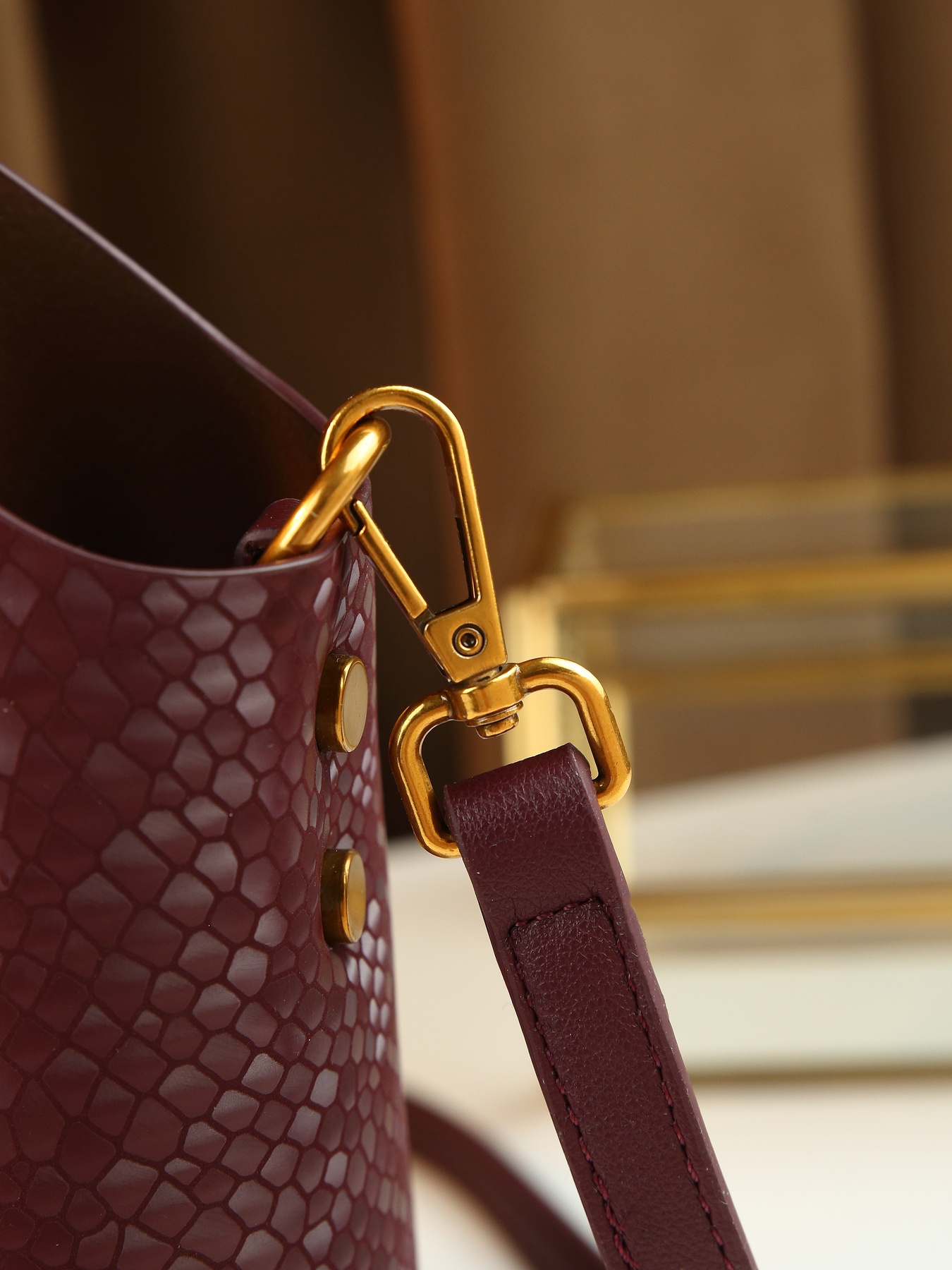 Coffee Gradient Snake Print Bucket Bag styled 2