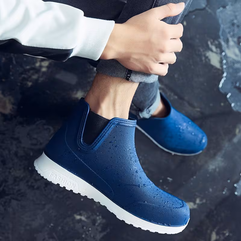 unique couples rain boots that are waterproof and slip resistant suitable for couples and families Product details 3