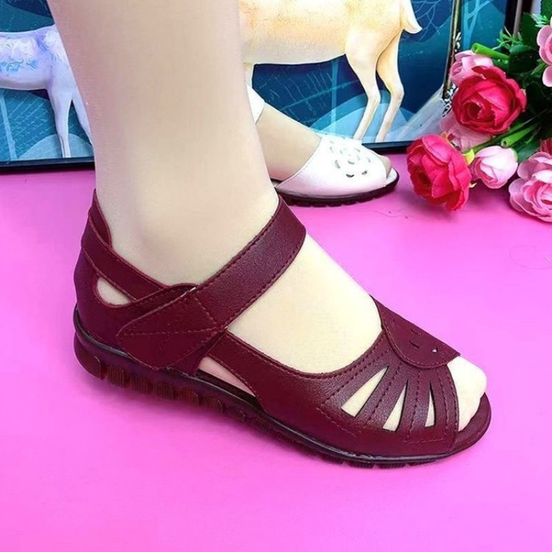 Image of Fashionable Comfortable Flat Sandals With Breathable Cutout Design, With Jeans, Shorts And Dresses For Everyday And Casual Occasions, Women Shoes