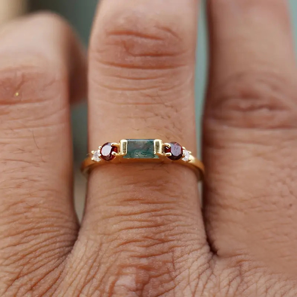 E-shop Eleganter schicker Ring mit Einlage aus rotem synthetischem Zirkonia Mustern für Damen, Partys, , Freizeit, exquisiter Schmuck,