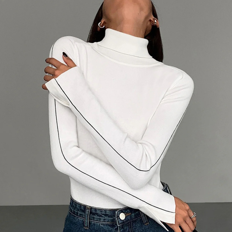 

Piping Turtleneck Sweater