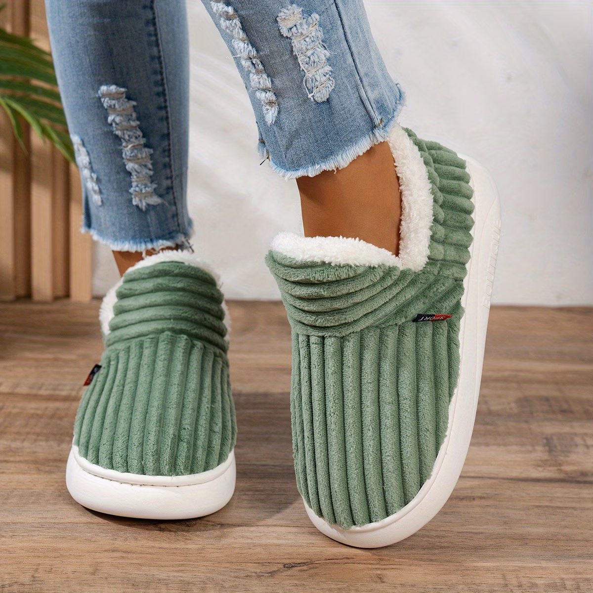 chaussures dintérieur dhiver pour femmes à semelle épaisse et doublure en peluche, style nouveau transfrontalier, chaussons pour hommes avec talon, chaussures pour femmes Détails du produit 18