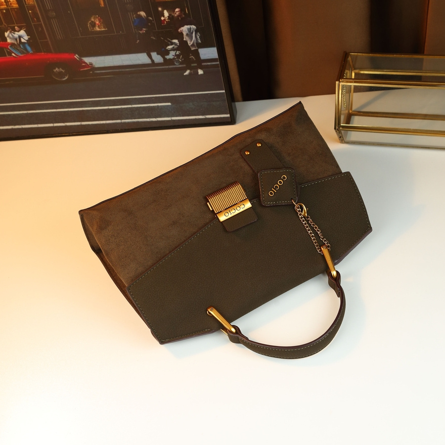 Handbag side profile structured design