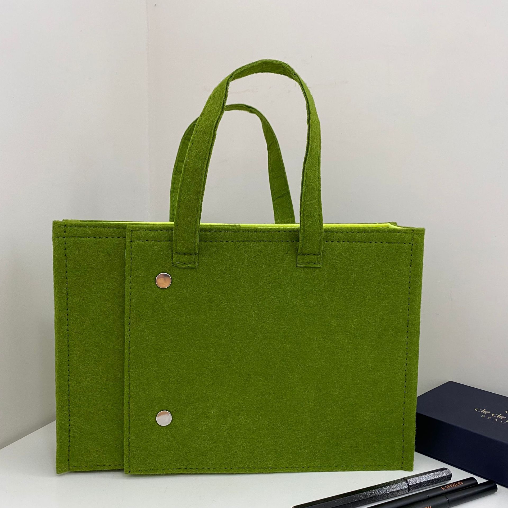 TEMU Pochette de rangement en feutre polyester pour sacs à main de luxe pour femmes, sac à dos pliable, mallette de voyage, sac pour ordinateur