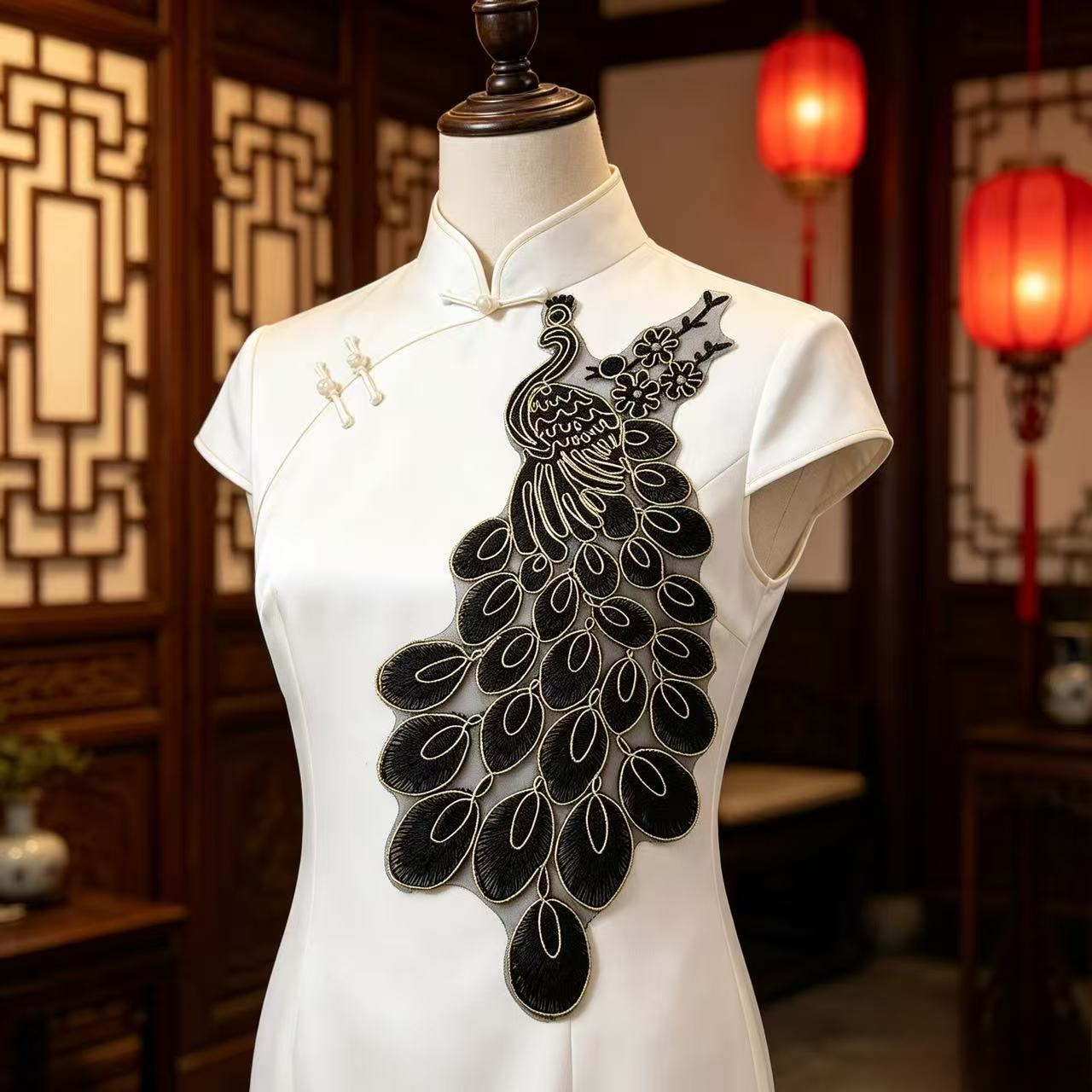 Black Golden Peacock Embroidery Lace Patch for Clothing