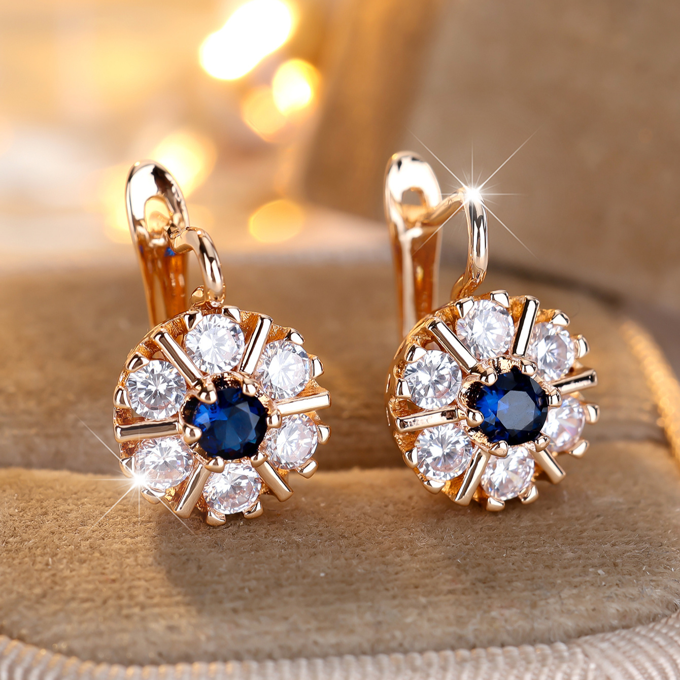 E-shop 1 Paar luxuriöse, exquisite, eingelegte, synthetische Zirkon-Blumen-Design-Ohrringe, einfach zu tragen, Alltags-Schmuck, Mode-Design, einfach