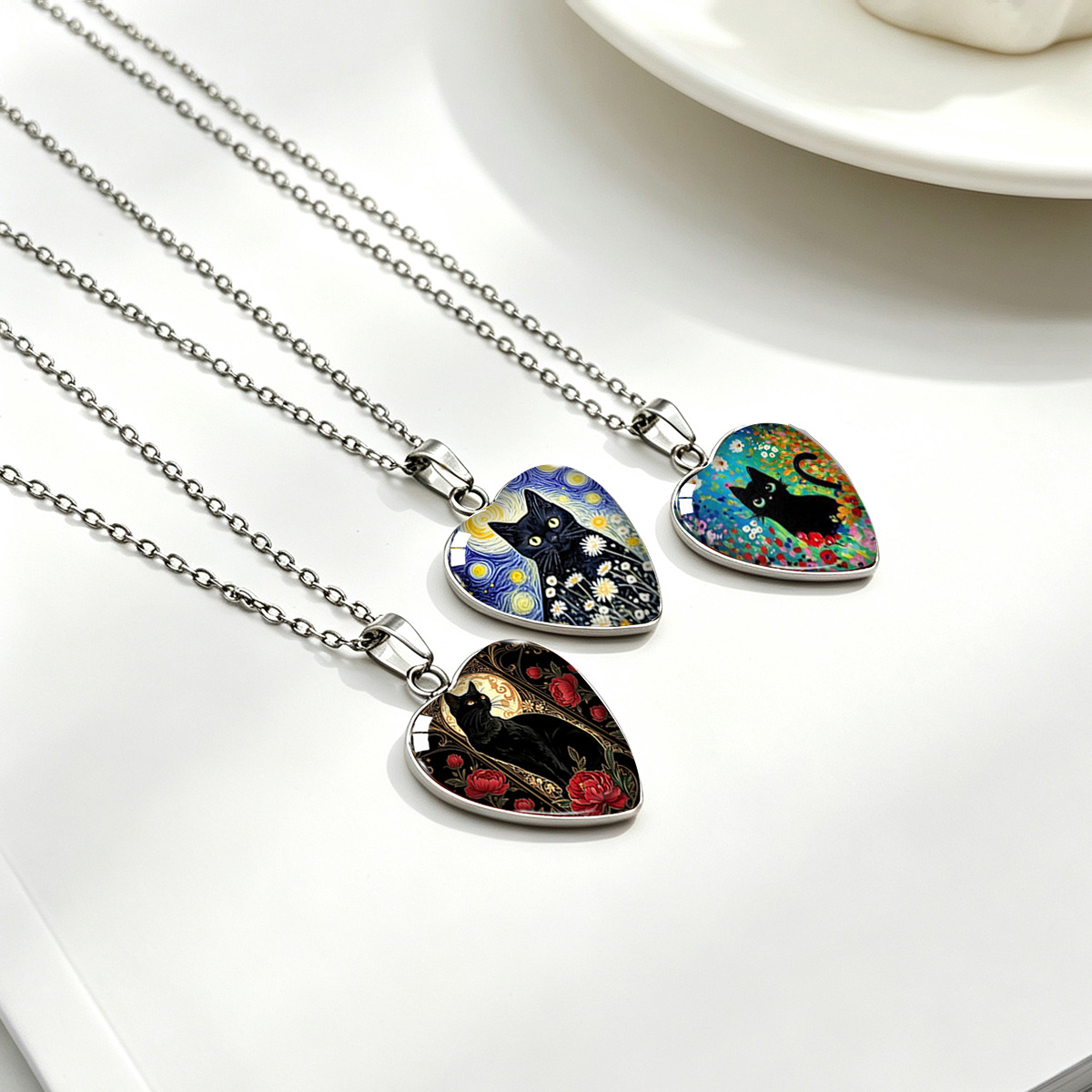 3pcs Vintage Art Heart-Shaped Pendant Necklace Set