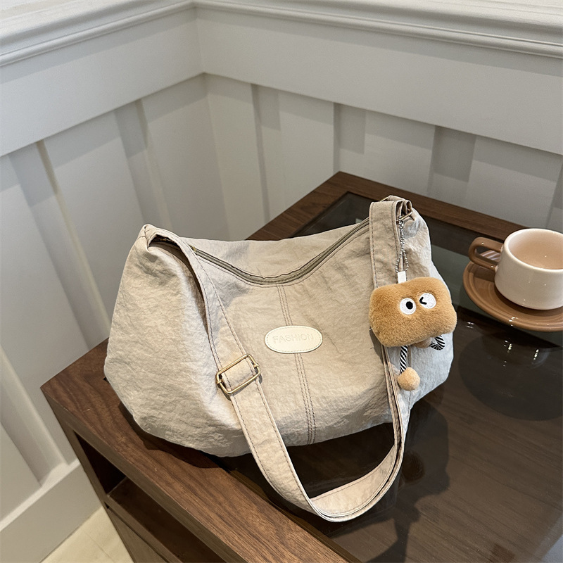 TEMU Fashion Large Capacity Bag With Decorative Pendant, Feel Versatile Body Bag, Trendy Literary Dumpling Bag Cloud Bag