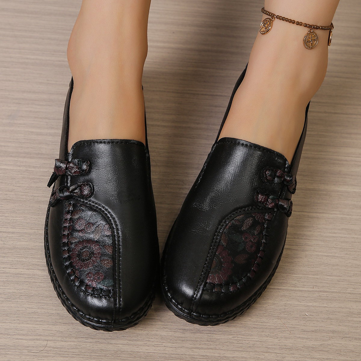 Comfortable Women'S Shoes | Spring/Autumn, Non-Slip, Fashionable Flat Mom  Shoes for Middle-Aged And Elderly Women, Synthetic Upper, Slip-On Closure,  Flower Pattern, Women Shoes, Sneakers