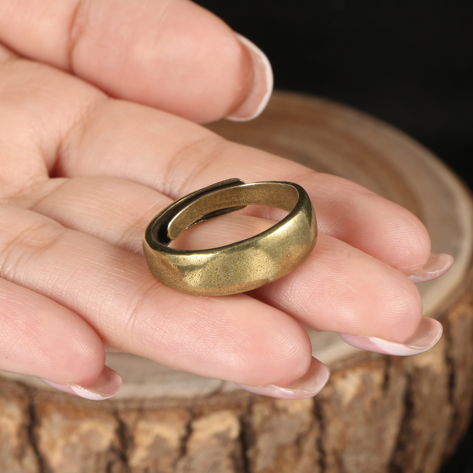 TEMU Bague ouverte réglable en laiton vintage pour femmes et hommes, bague de doigt minimaliste à large bande, accessoire de bijouterie facile et