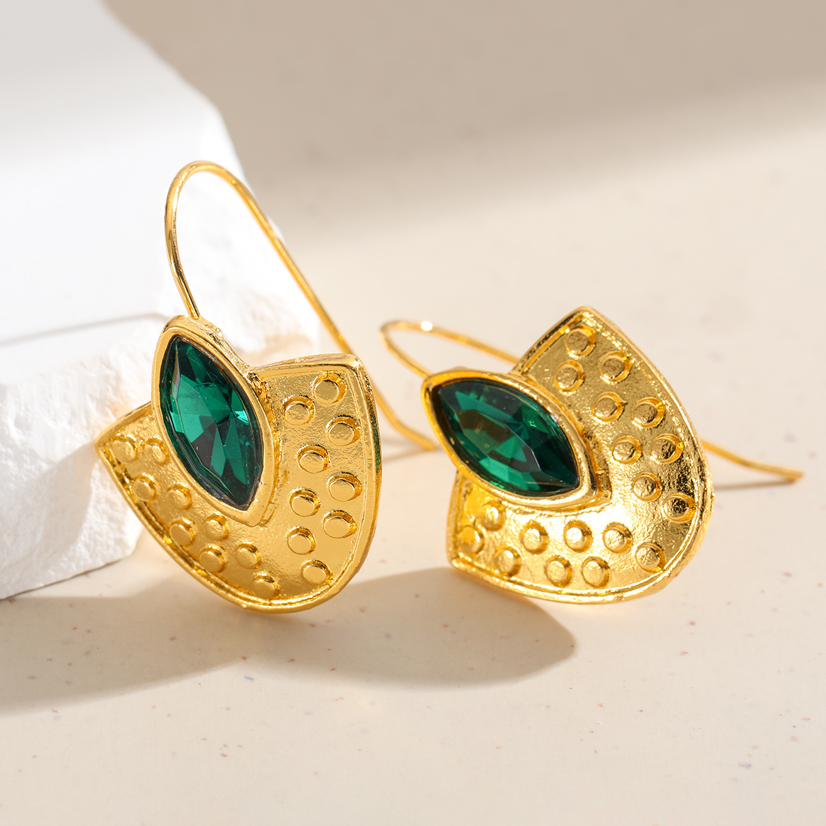 TEMU Vintage Ethnic-style Glossy Fan-shaped Polka Dot Embossed Inlaid Synthetic Synthetic Zirconia Women' Earrings, Suitable For Parties, Gatherings,