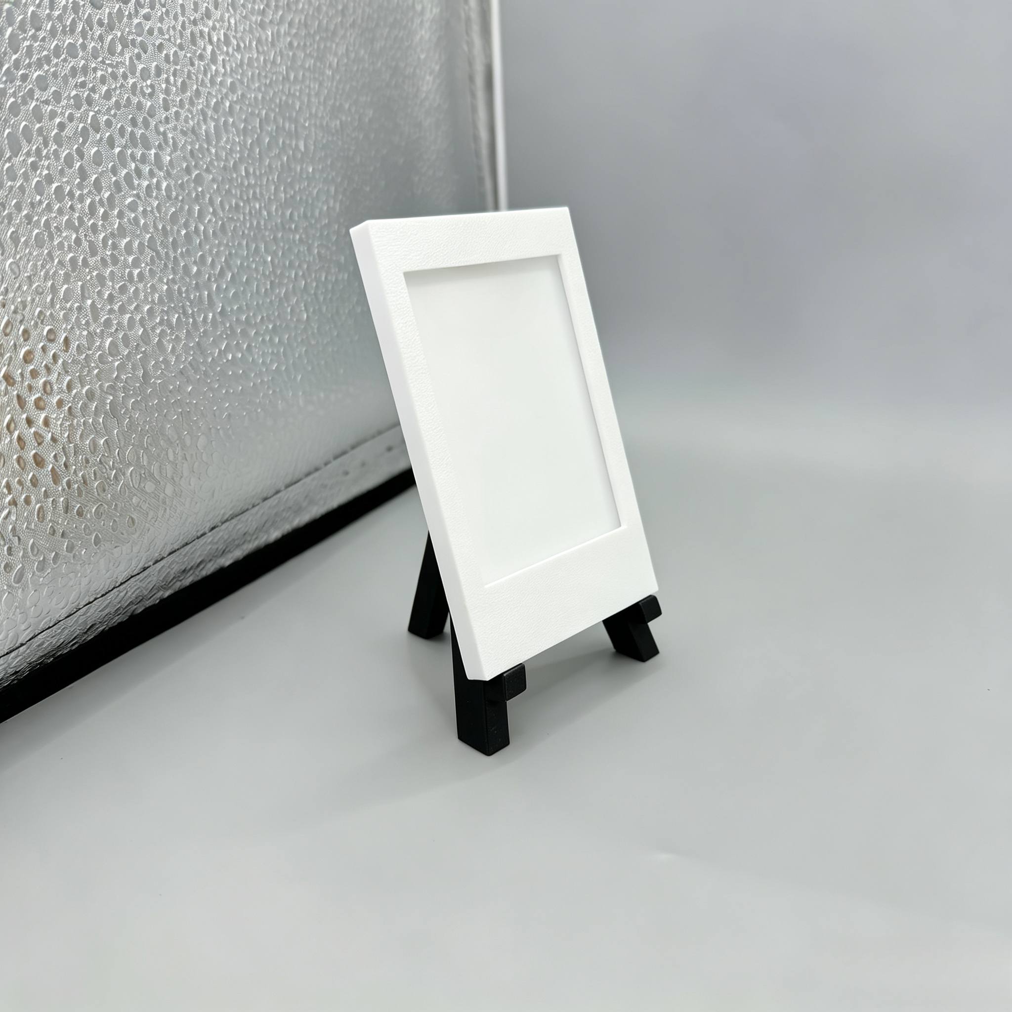 TEMU Mini Cadre Photo Instantané Blanc, Présentoir Photo Style Chevalet, Ornement Photo de Bureau Réutilisable, Décoration de Bureau Polyvalente