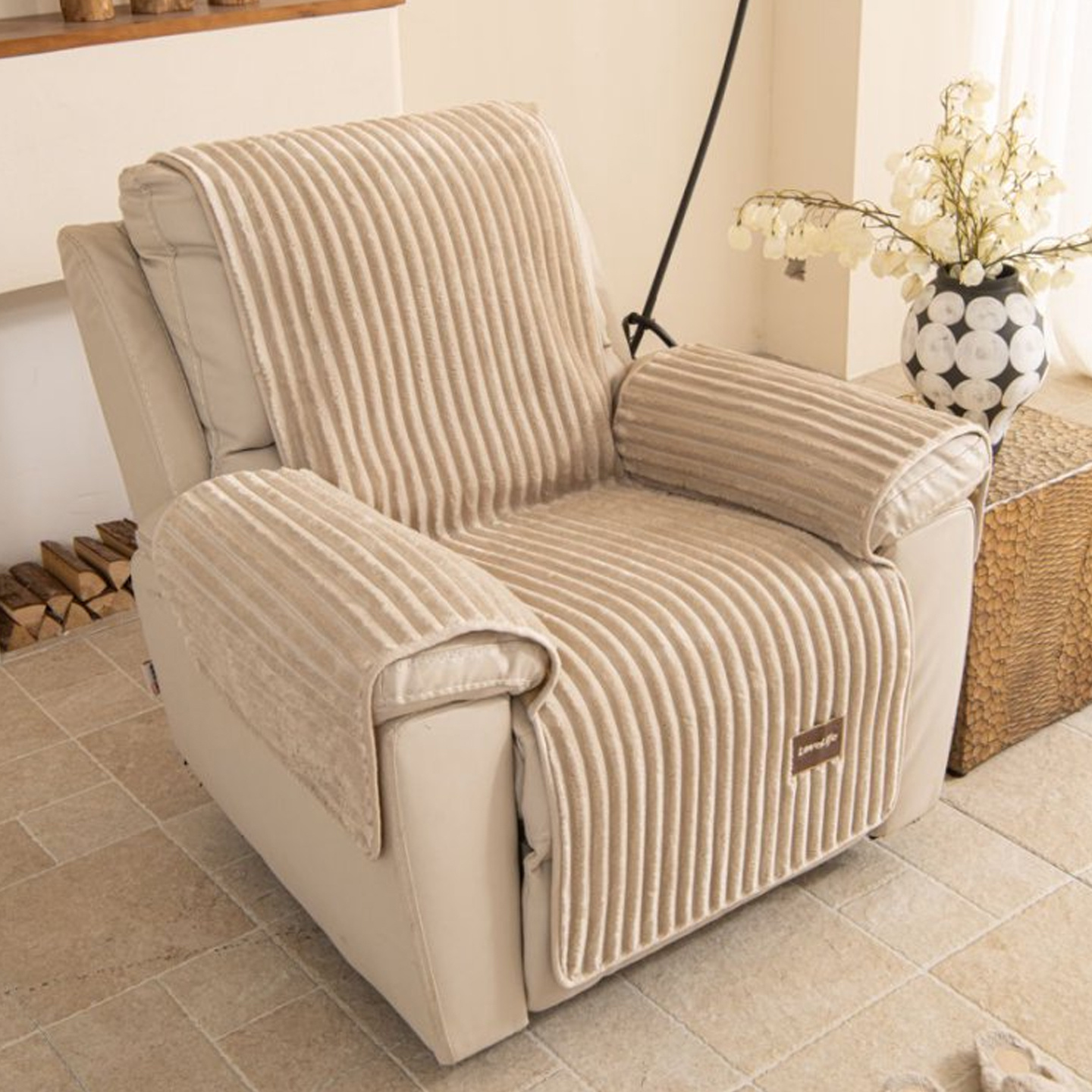 TEMU 1pc Modern Striped Plush Sofa Cover For Single-seat Recliners - White Short Plush Pet-friendly Anti-slip Cushion Cover, Machine Washable