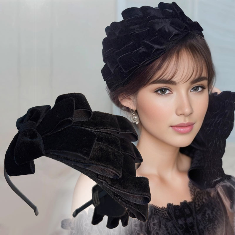 Image of The Vintage Velvet Bow Headband Is Unique. Soft Velvet Light Wrapping, Between Bows, Are Retro. Ladies And Are The For Elegant Hair Accessories And Hairstyles