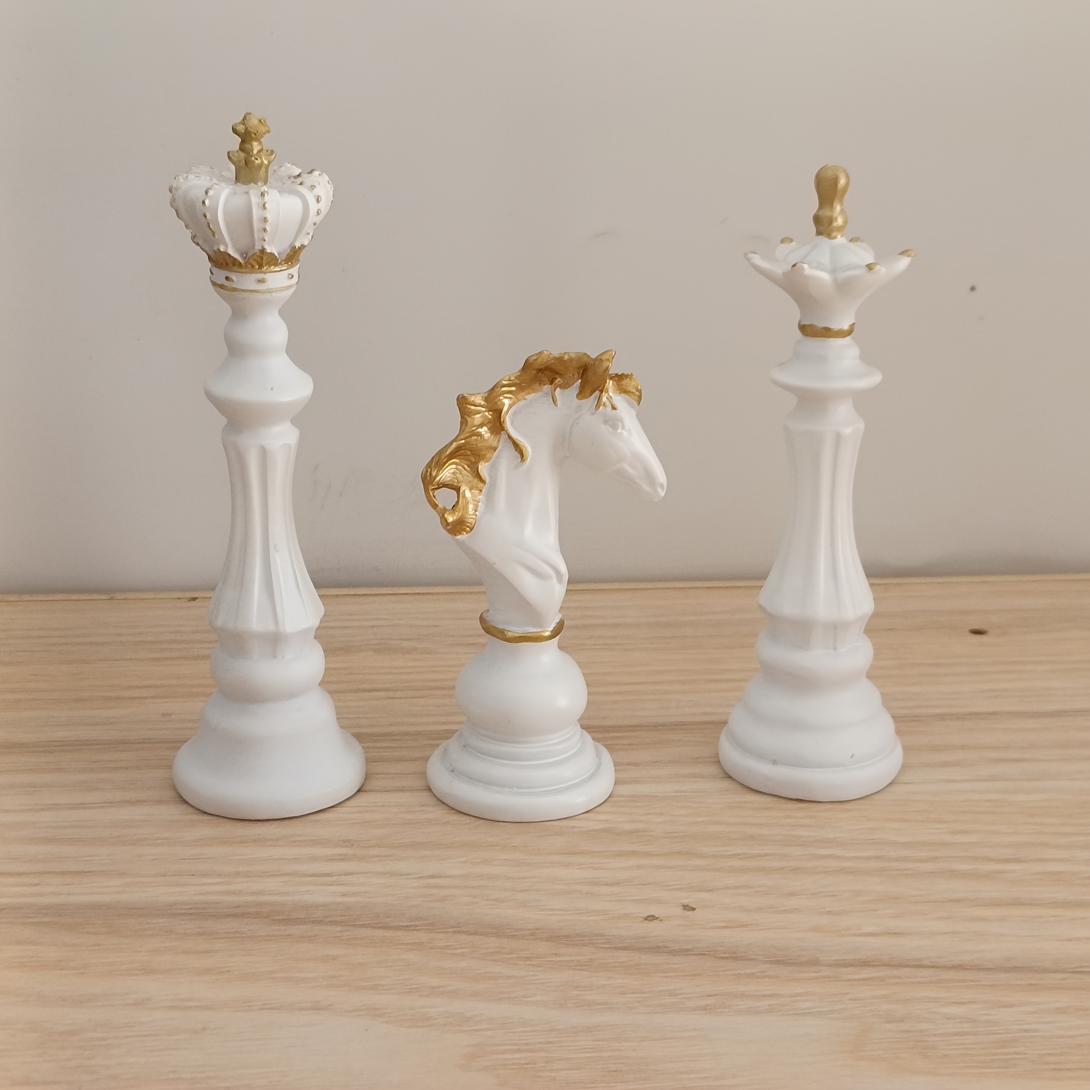 3pcs of Black and Golden Resin Chess Ornaments, Luxurious Black and Golden Chess Pieces, Suitable for Home Decoration- Ideal for Living Rooms and Study Rooms. Desk Arrangement