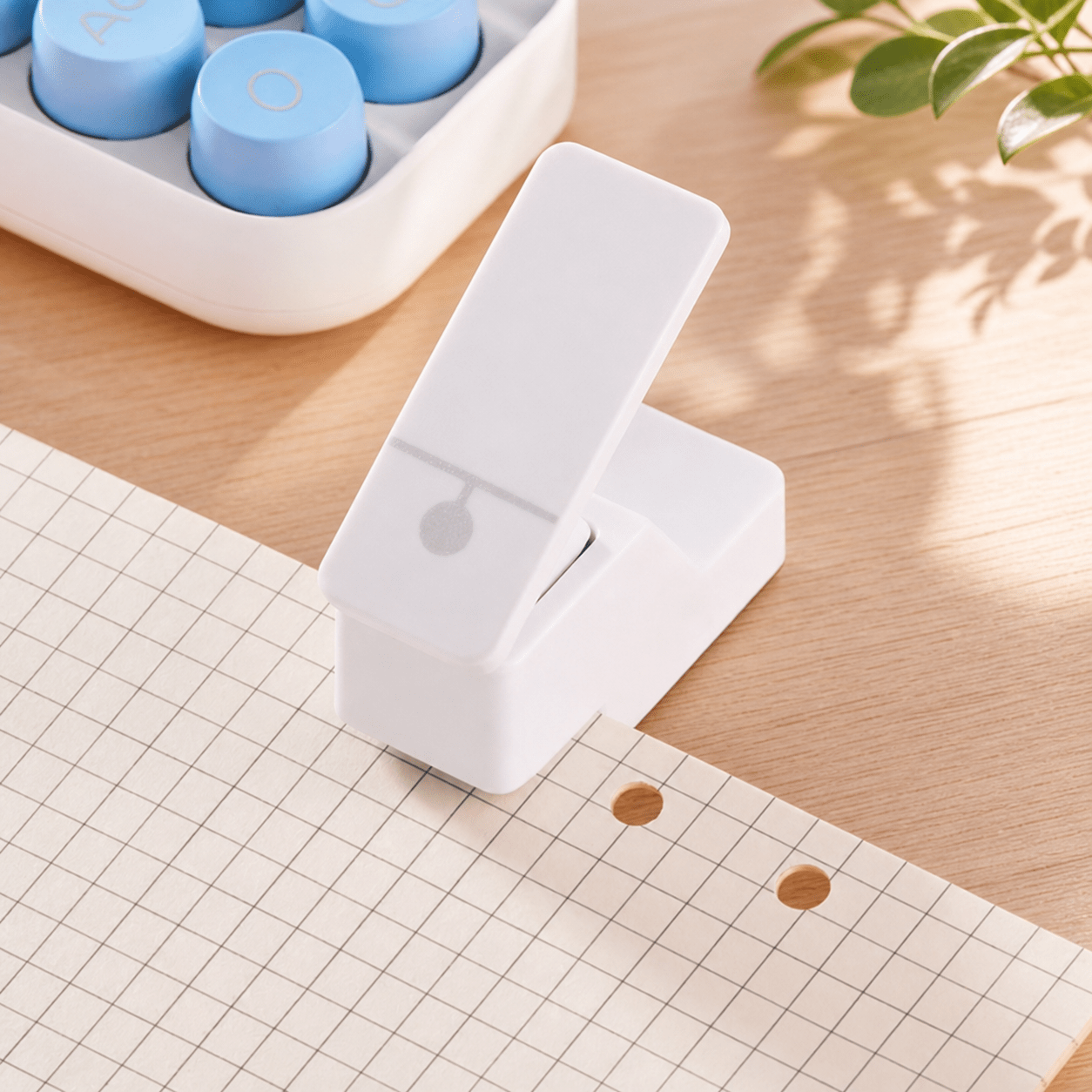 TEMU 5mm Single Hole Paper Puncher, Mini Portable Single Hole Punch For Loose Leaf Notebook Planner Index Card Craft School Office Binding Stationery