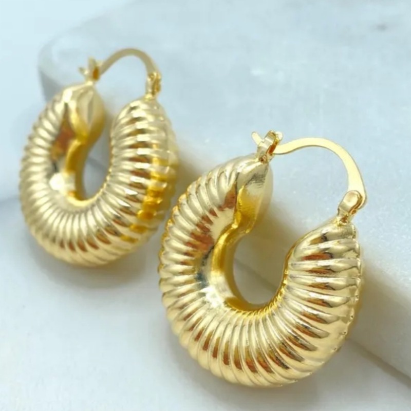 Women's Retro Hand Carved Round Dangle Earrings, Elegant