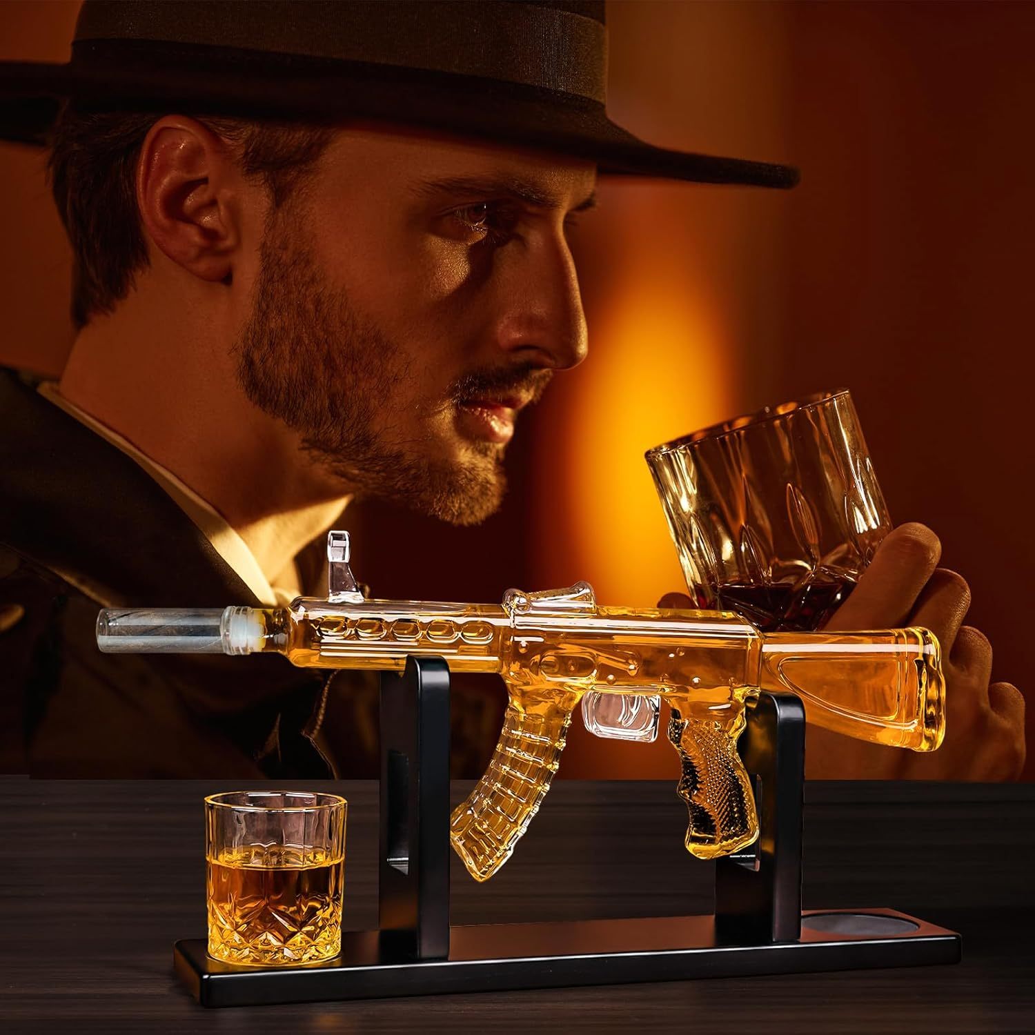 Set za dekanter viskija s 2 čaše - Jedinstveni rođendanski pokloni za tatu i djeda | Kul godišnjice pokloni za muža i muškarce | Raspršivač alkohola za bar za zabave
