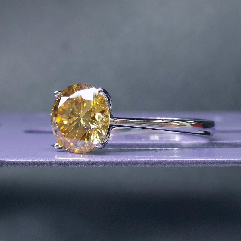 Women's 2/3 Carat Champagne Moissanite Four-Clawed Ring, Elegant Gift