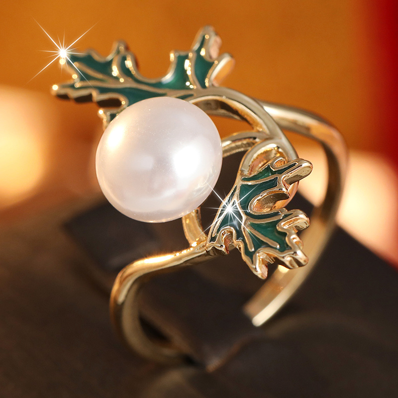 Women's Vintage Leaf Design Enamel Ring
