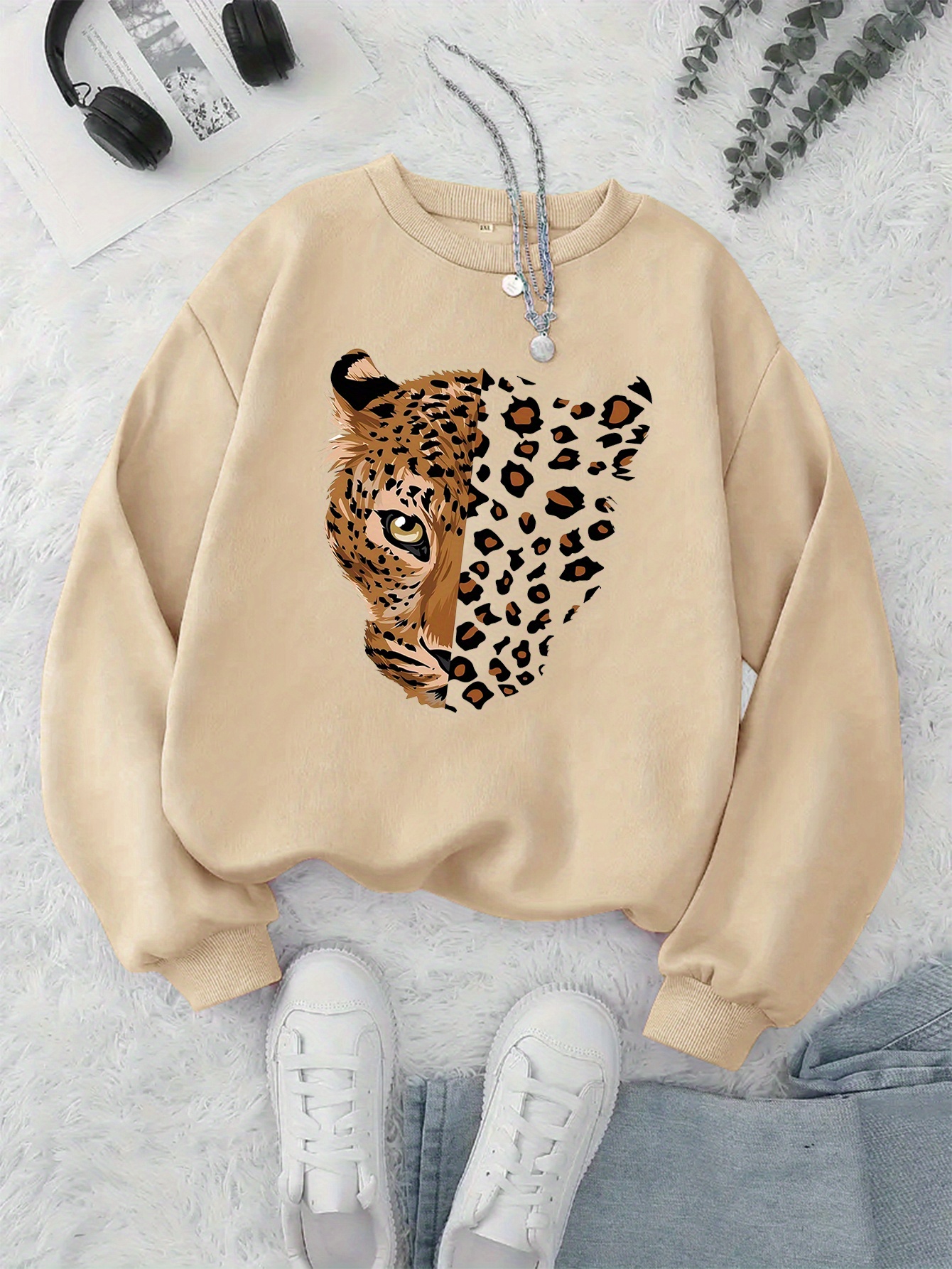 Women's Leopard Face Graphic Print Crew Neck Sweatshirt Casual Long  Sleeve Pullover, Cozy Fall Winter Machine Washable Top, Everyday  Pullover,