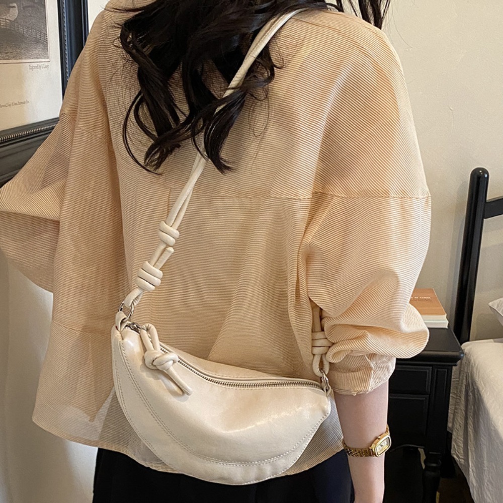 Casual Retro Saddle-Style Crossbody Bag for Everyday Use