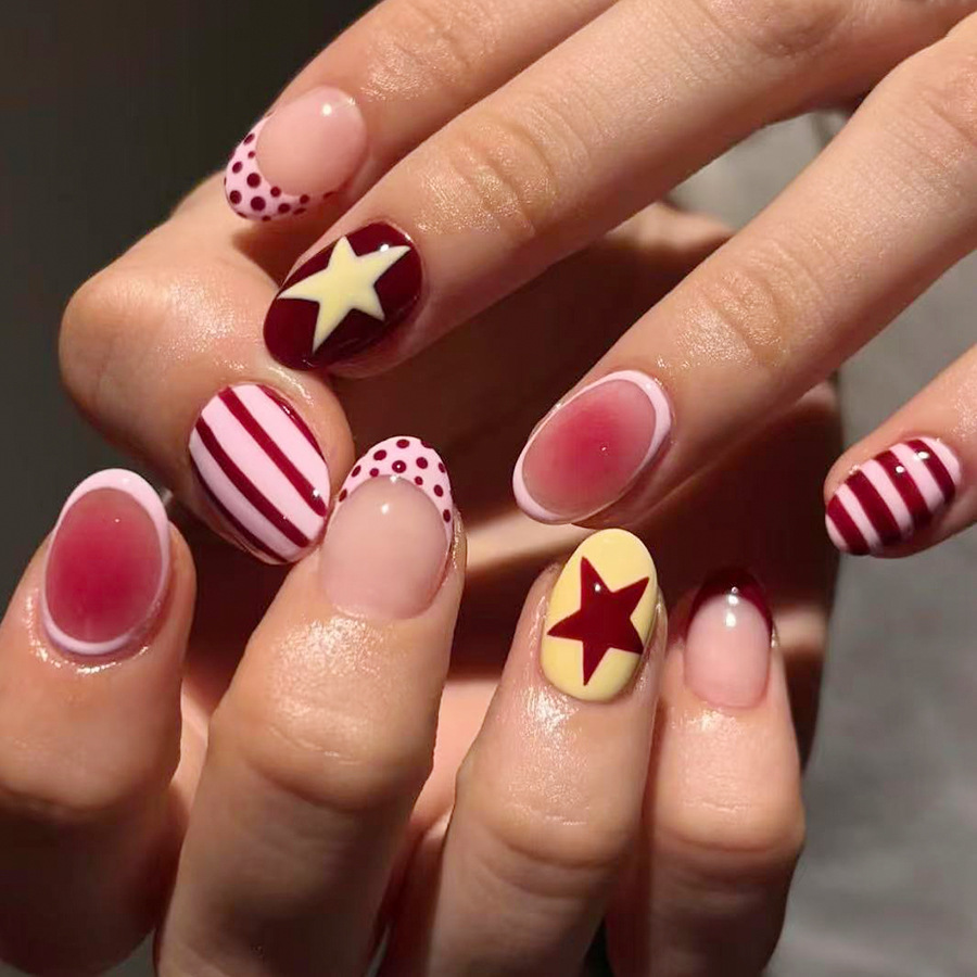 48 Units Of Short Oval Bright Face European And Pink French Wave Dot Stripe Pentagram Powder Blush Halo Dye Nail Pieces, Designed For Women