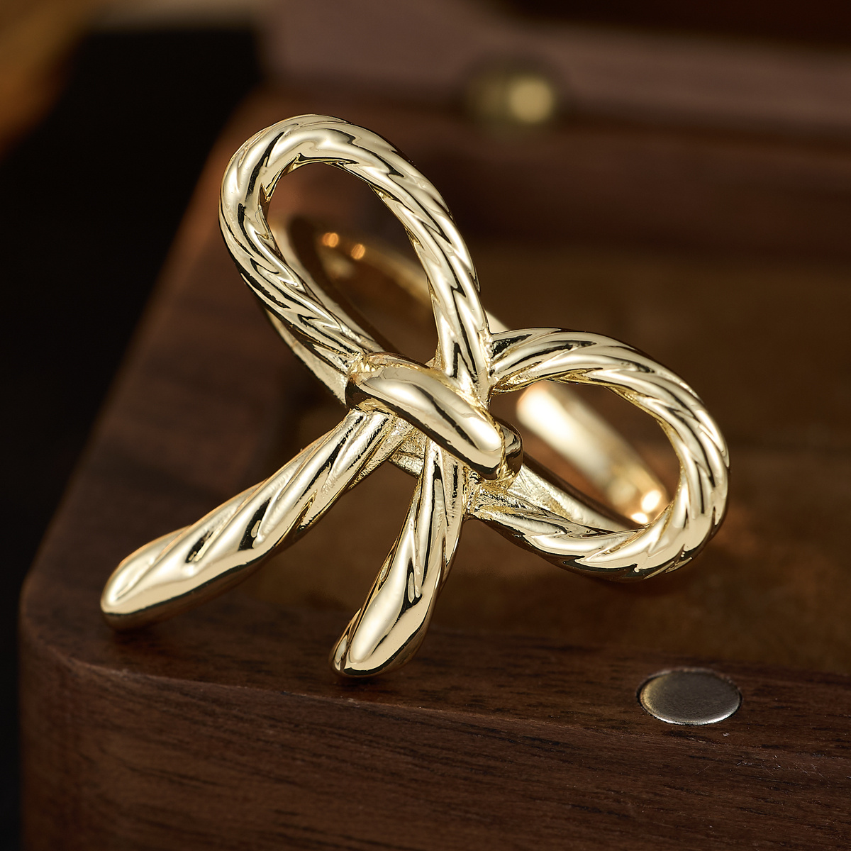 Ladies' Adjustable Twisted Ribbon Ring, Fashionable Accessory