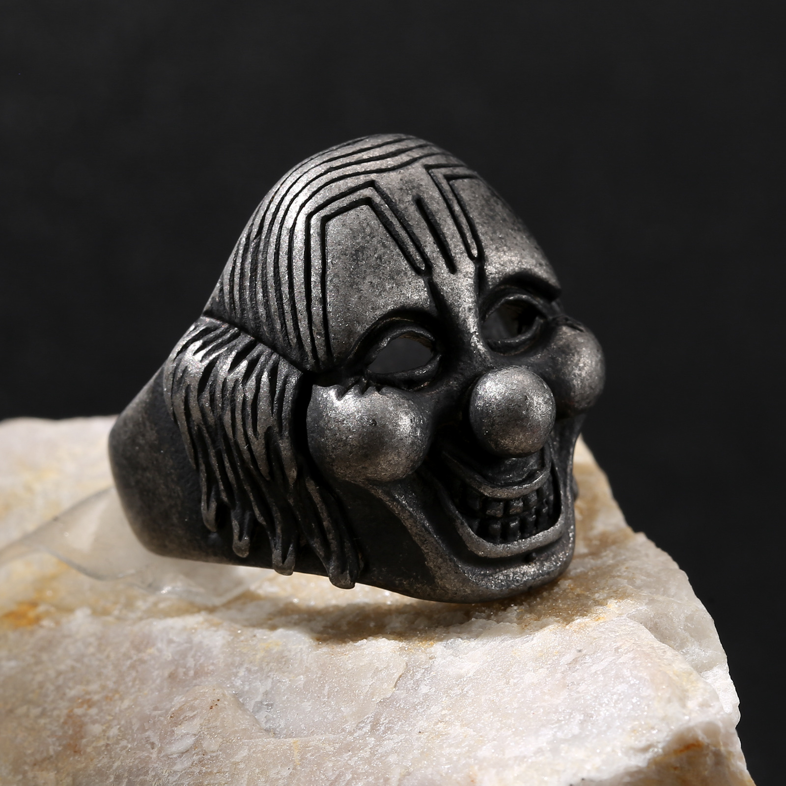 Image of 304l Stainless Steel Vintage Distressed Clown Head Men' S Ring Vintage Silvery Minimalist Retro Trendy Unique Band Men' S Accessory