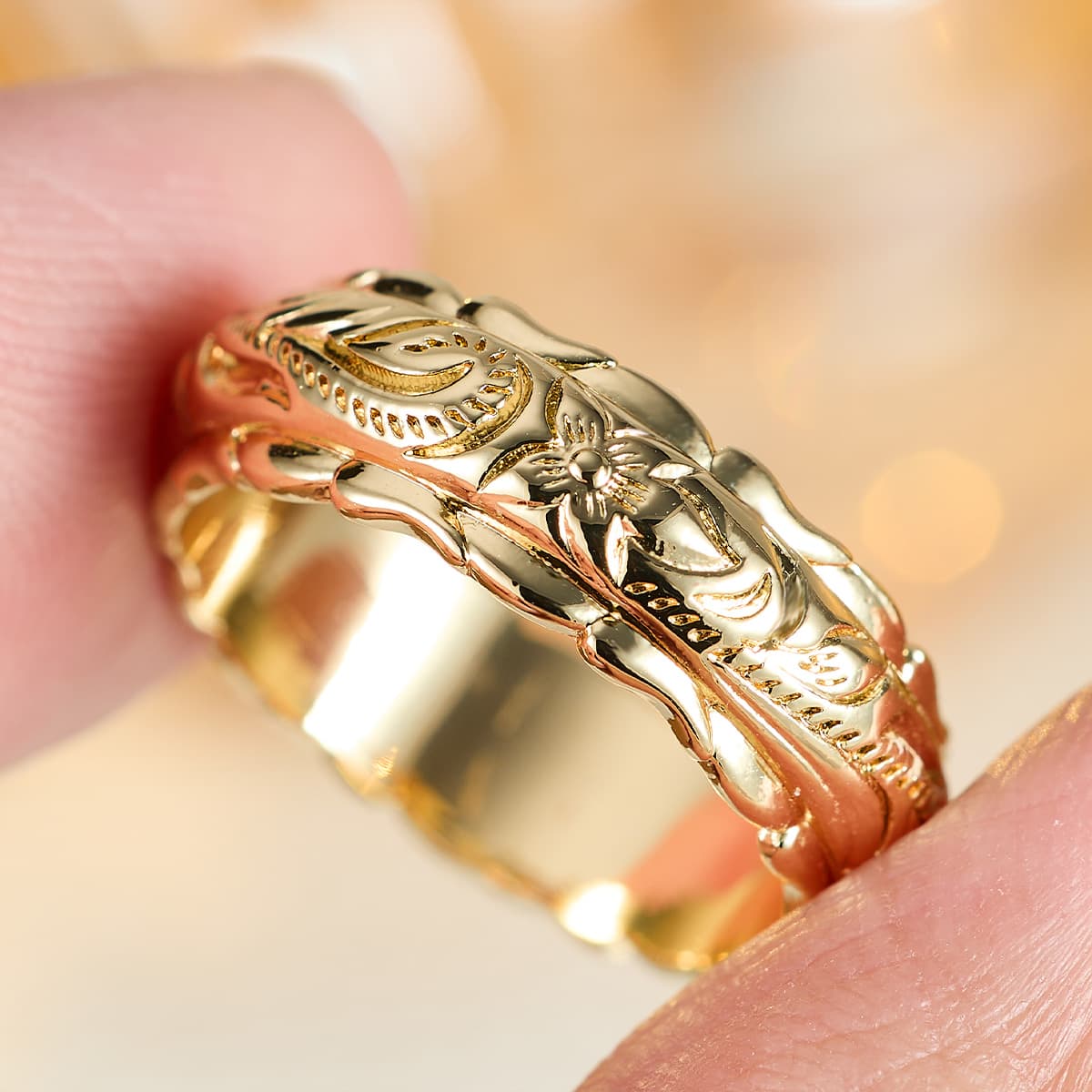 Exquisite Light Luxury Floral Wide Golden Ring, Retro Design
