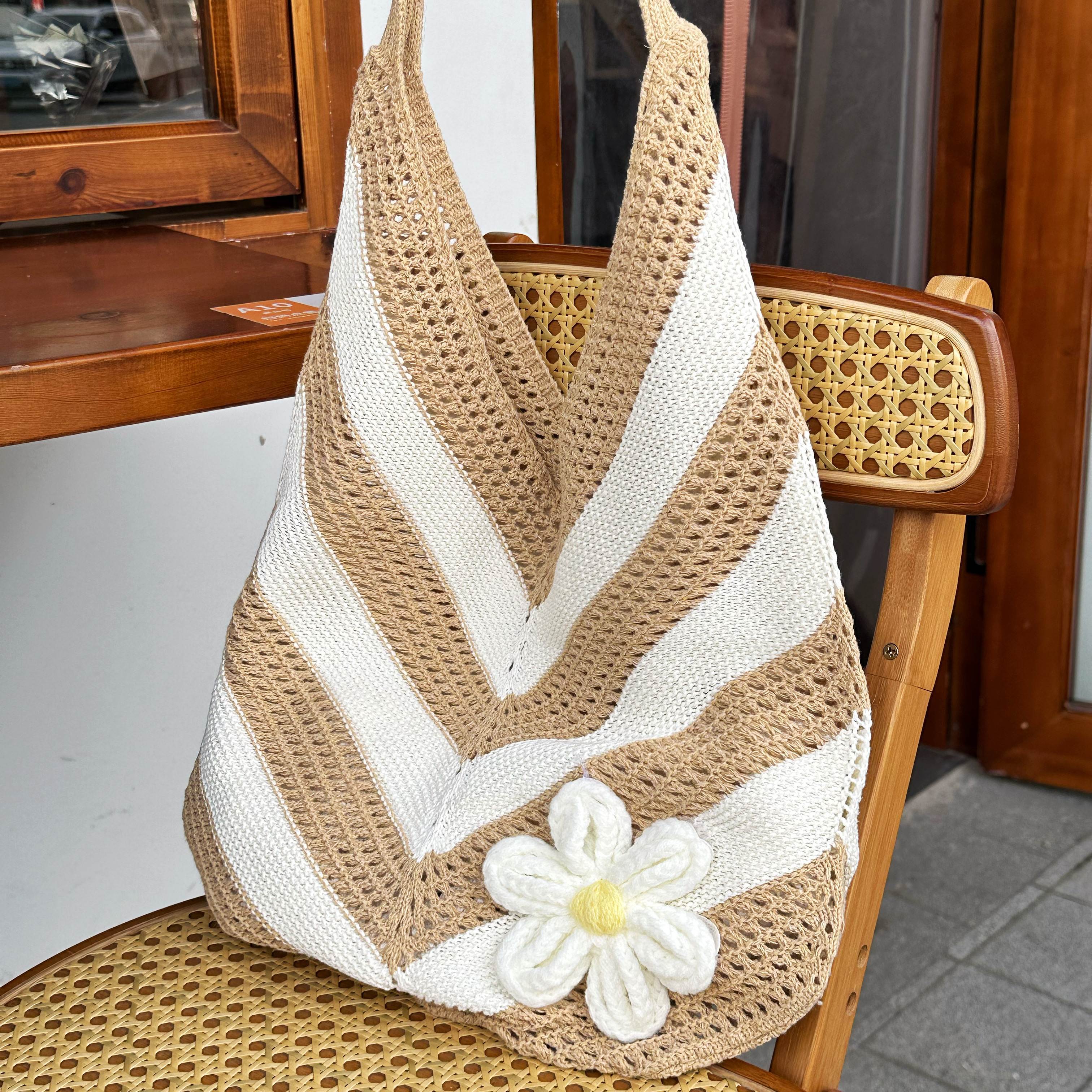 TEMU Fashion Women's Body Striped Contrast Floral Embellished Tote Bag, Large Capacity Hollow Mesh Lightweight Casual Vacation Beach Bag
