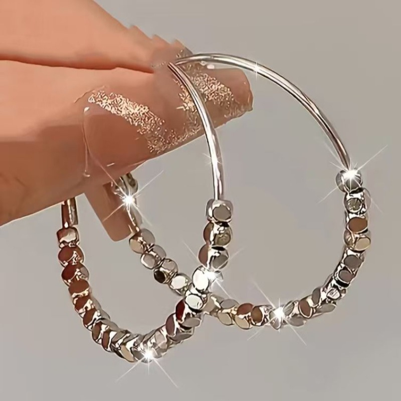 E-shop 1 Paar temperamentvolle, quadratisch verbundene große Creolen, geeignet für Damenpartys, , Freizeit tägliche Mode, Ohrschmuck im Metall-Stil,