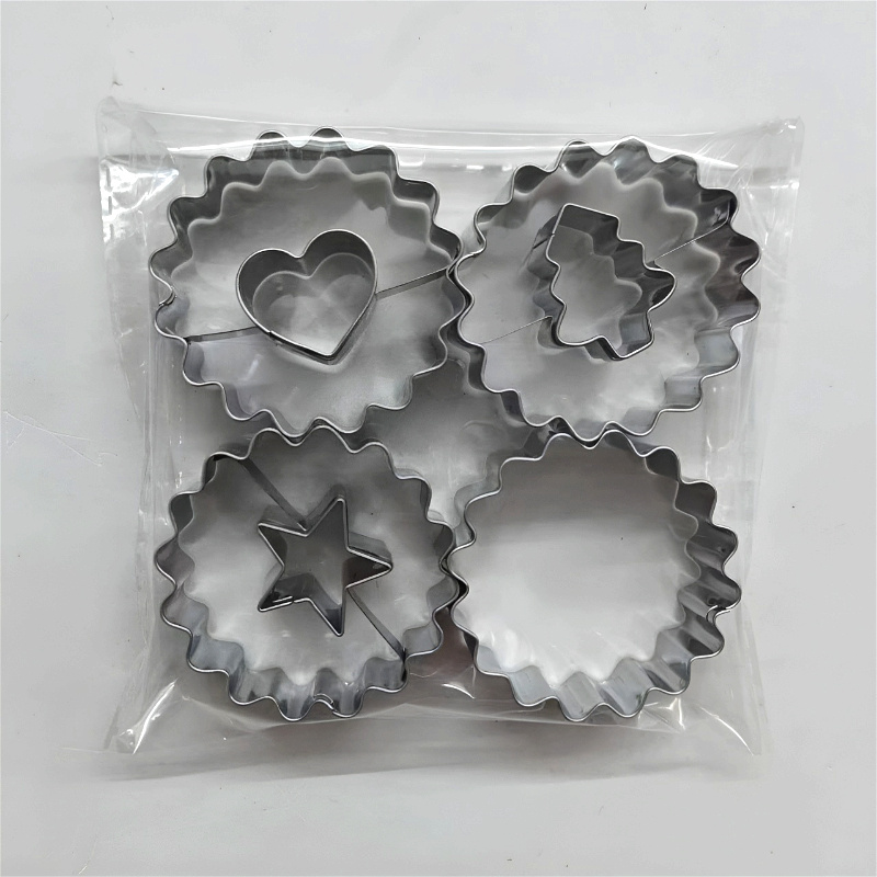 

4pcs Stainless Steel Set - Biscuit Molds For Christmas, Easter, Hanukkah, Ramadan & Valentine's Day - Heart, Star, Christmas Tree Shapes For Holiday Baking, Pastry Decorations & Celebrations