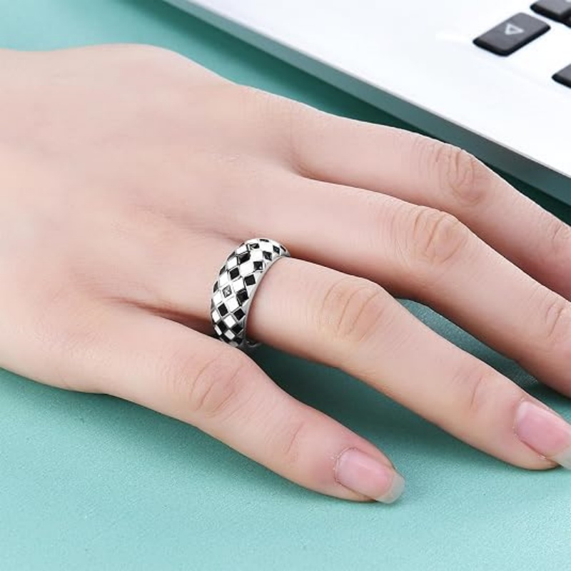 Women's Checkerboard Design Ring, Elegant Fashion Statement