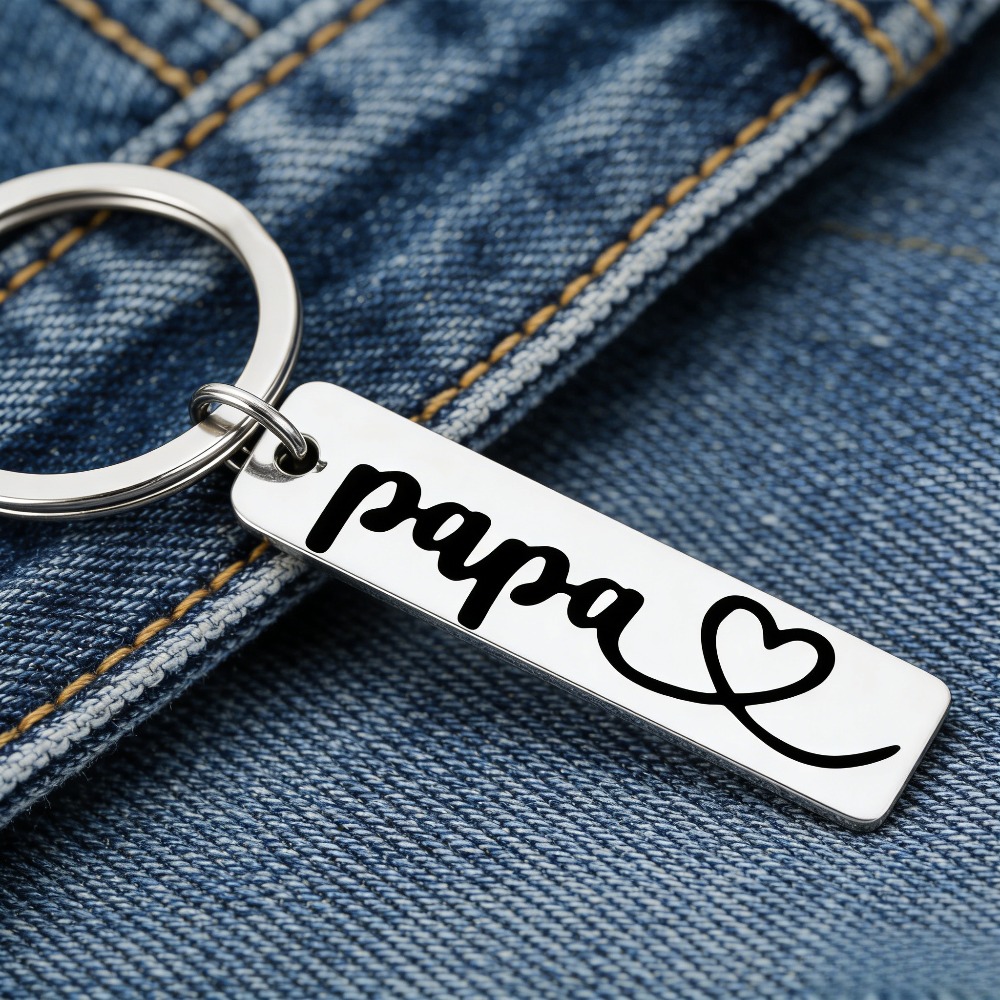 A Stainless Steel Keychain For Fathers, Featuring A Heart-shaped Engraving, Durable And Casual Accessory, Making It An Ideal Gift For Dads