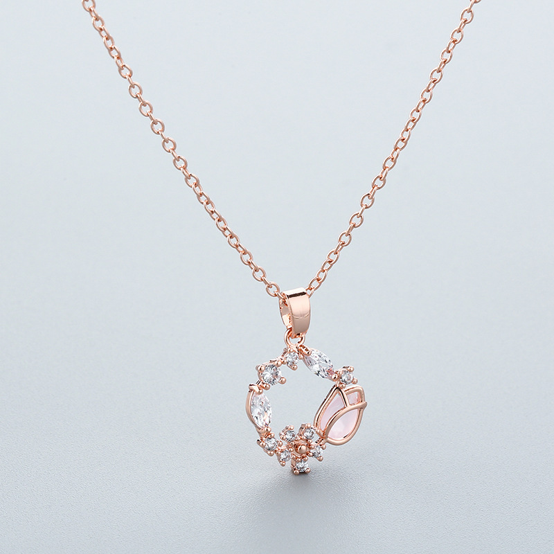 E-shop Damen-Modenhalskette, Tulpen-Halskette, geeignet für den , Dates Urlaub, Blumen-Anhänger Rose, Nischen-Schlüsselbeinkette, koreanischer Stil,