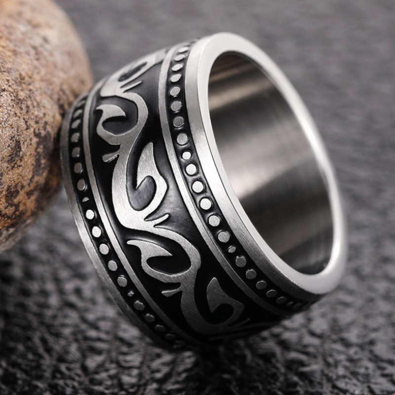 Vintage Ethnic Black Enamel Carved Pattern Ring