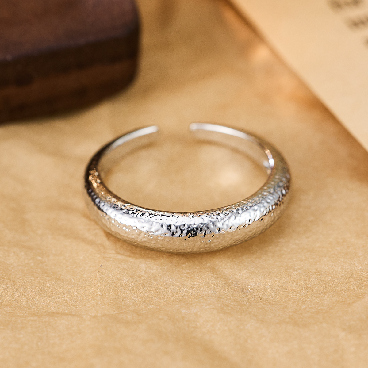 Women's Fully Hammered Concave Texture Opening Ring, Retro Style
