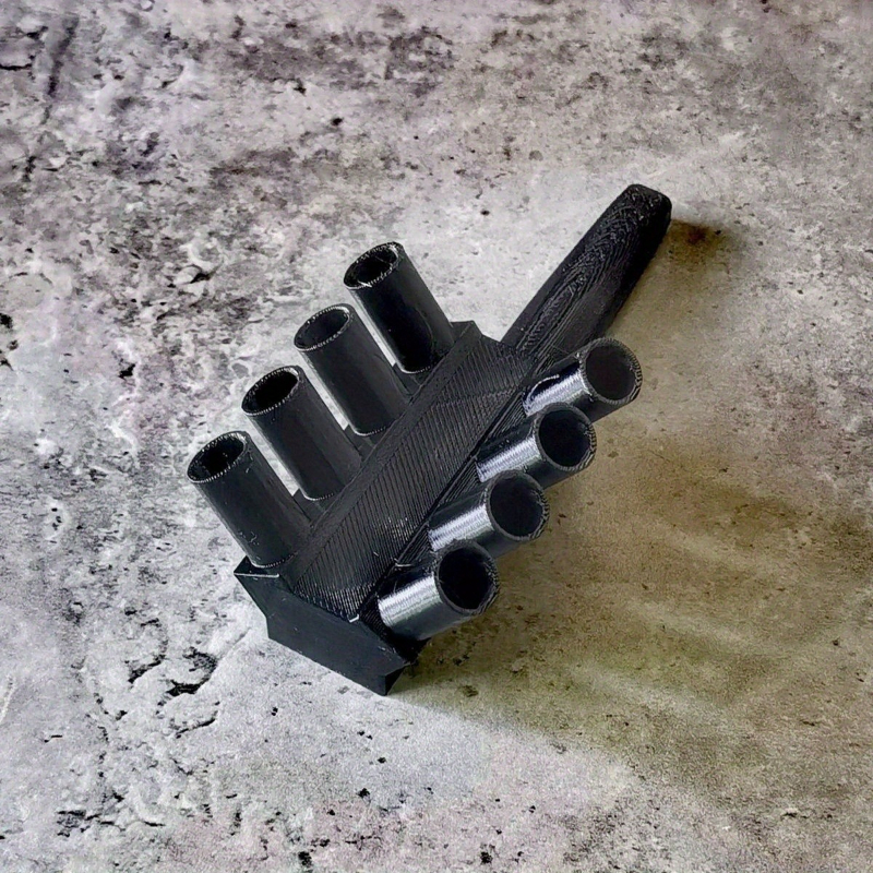1pc shaped 8 cigarette capacity