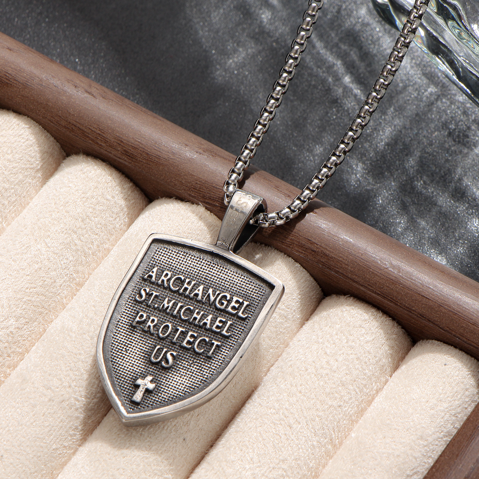 Archangel Shield Pendant Necklace Men 304l Stainless Steel Silvery Religious Catholic Amulet Necklace Fashion Accessory Gift