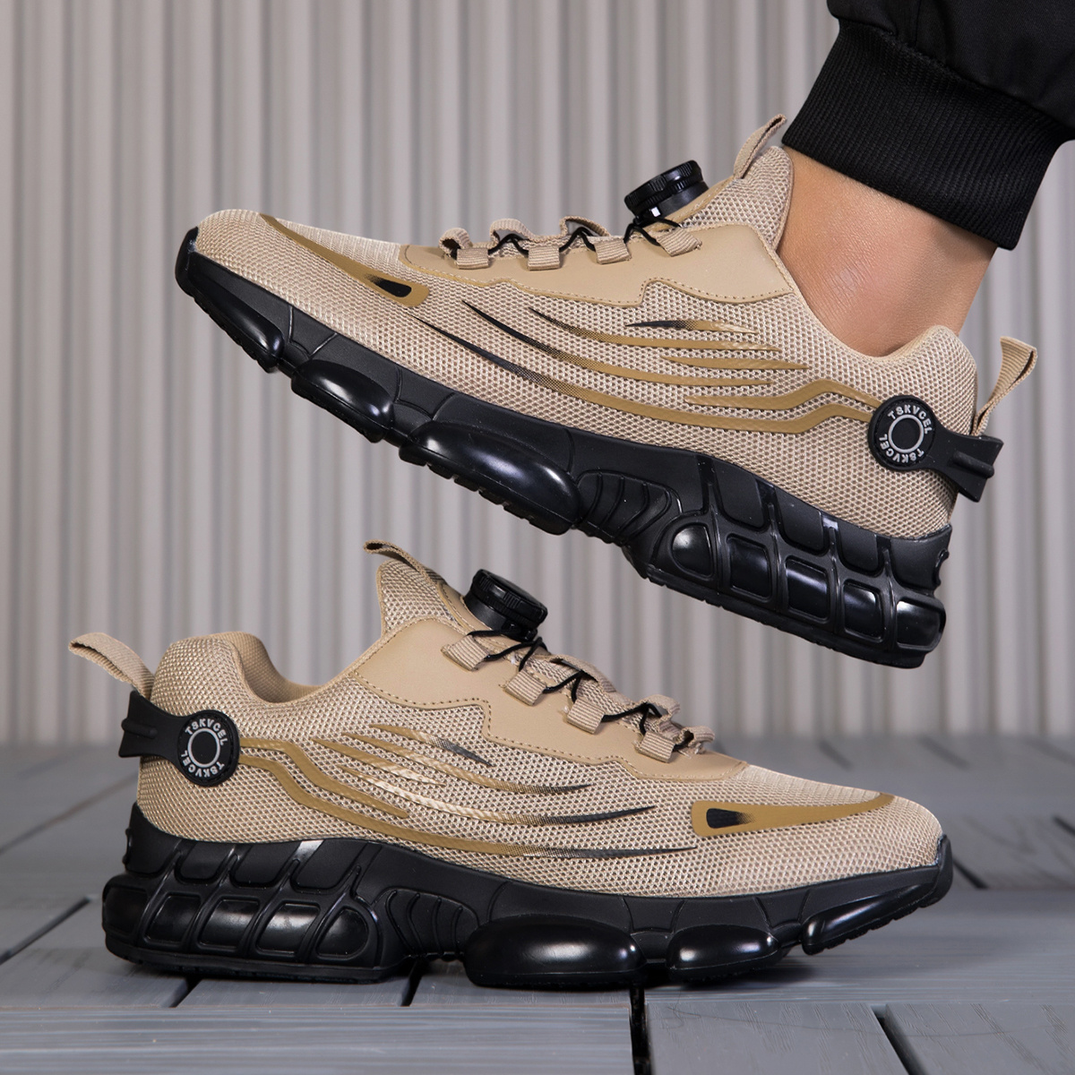 Men's Fashion Casual Sneakers, Lightweight and Breathable Running Shoes with Thick Soles and Rotating Button Design for Daily Commuting, Workouts, and Running