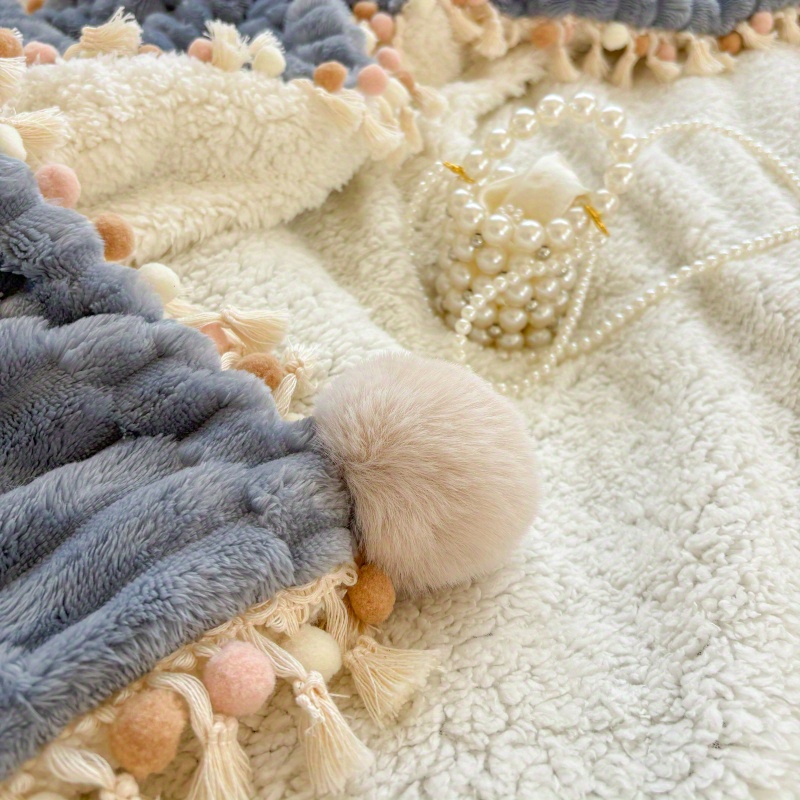 A Double-Sided Blanket That Is Comfortable And Easy to Clean, Machine Washable, with a Soft And Skin-Friendly Texture, Perfect for Creating a Cozy Home Atmosphere And an Essential Item for Lazy Days at Home