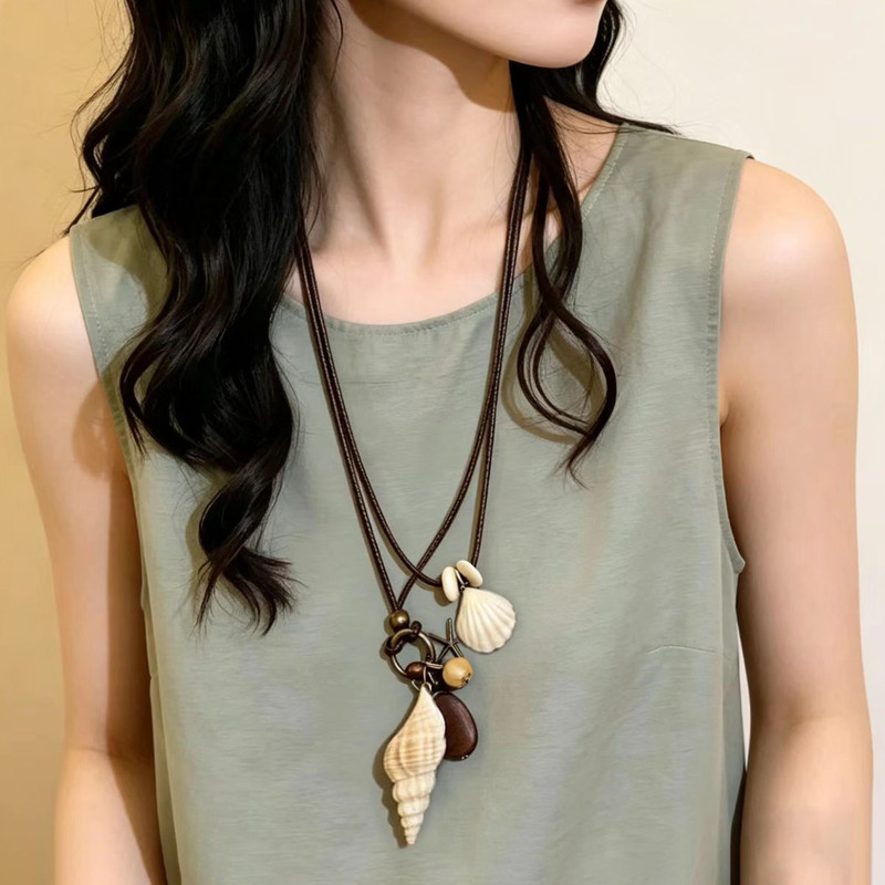 Retro Elegant Beach Style Artificial Shell and Sea Snail Pendant Necklace