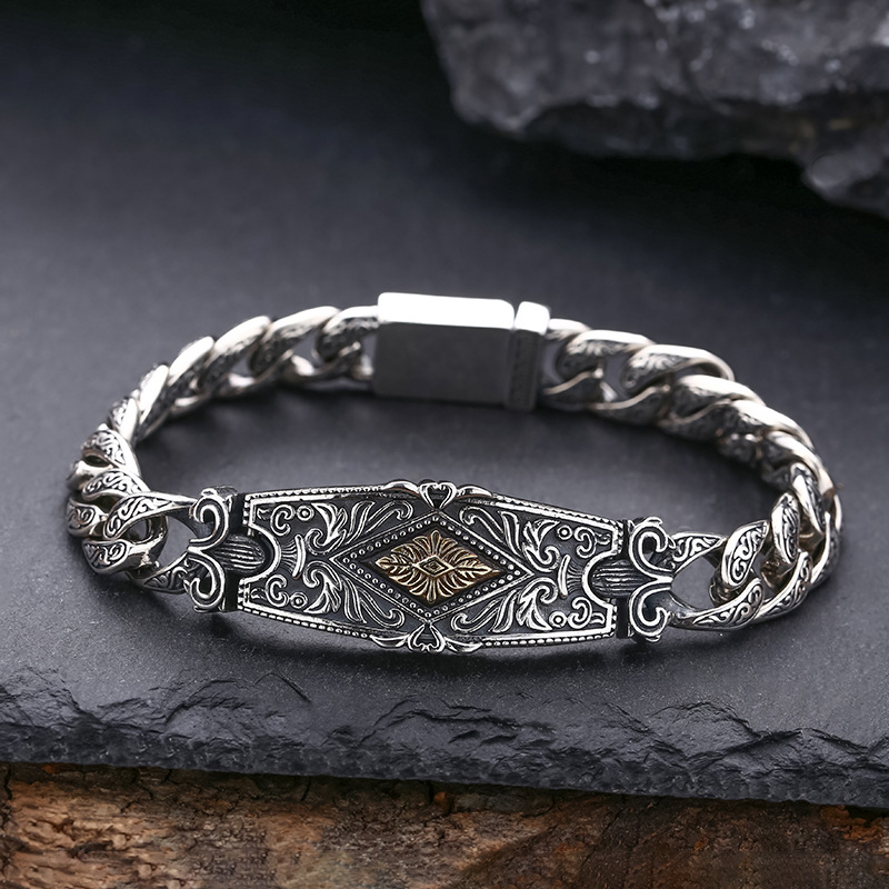 Image of A Hemp Bracelet Featuring A , Traditional Tang Grass Patterns. This Thick, Retro-style Jewelry Is Perfect For Men And Women, Making It An Ideal Gift For Birthdays, Christmas