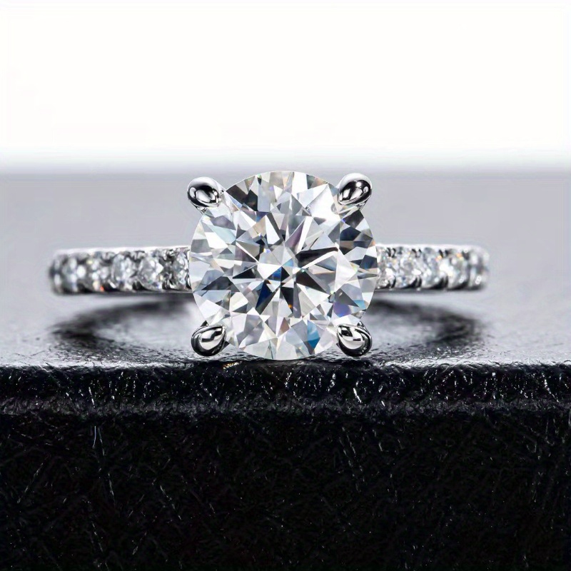 Image of A 5-carat Moissanite Ring Made Of 925 Sterling Silver, Featuring A Four-claw Design, Perfect As A Gift For Christmas, Halloween, Or New Year, With A Gift Box